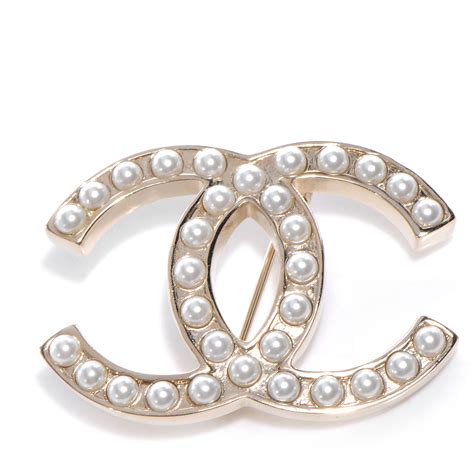 chanel pins brooches faux.